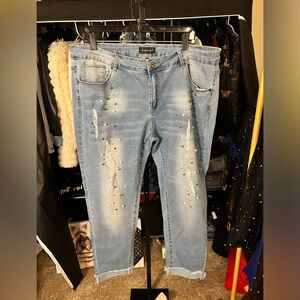 NWOT DENIM PEARL CROP JEANS